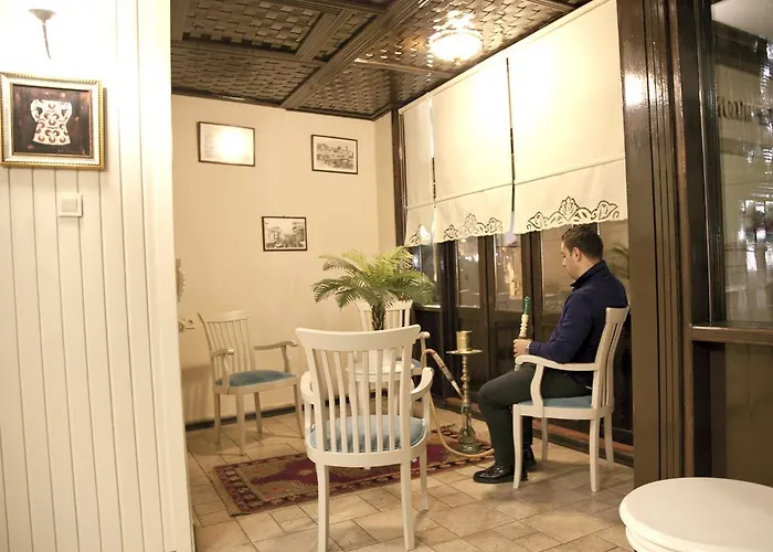 卡迪肯纳吉温泉酒店 3*