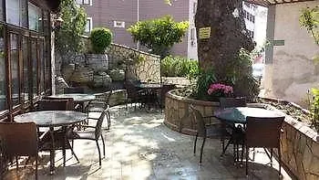 卡迪肯纳吉温泉酒店 3*